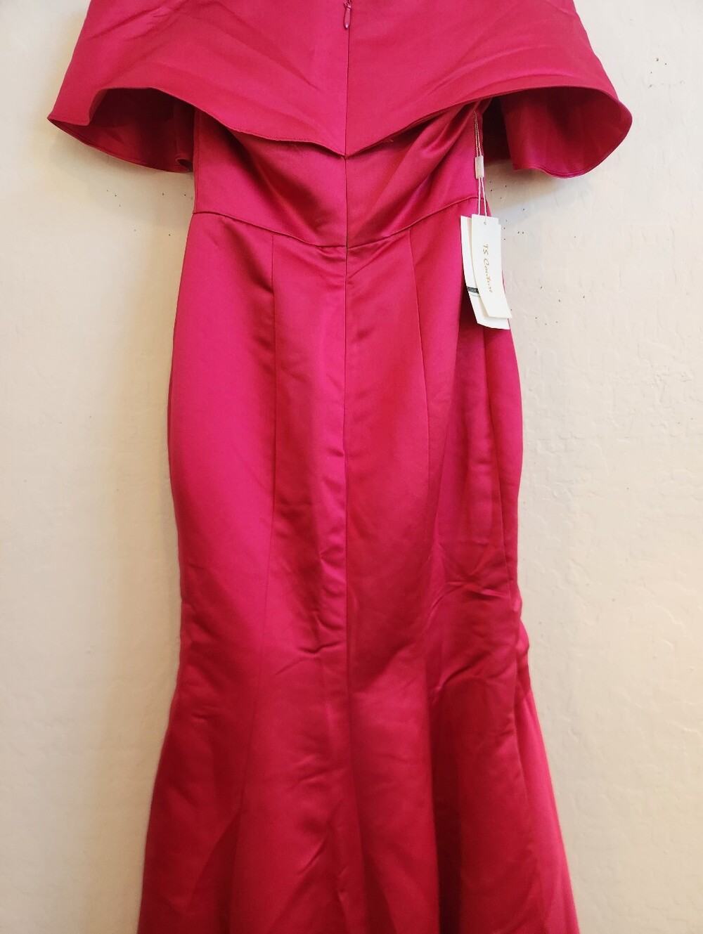 Fuchsia One-Shoulder Ruffle Mermaid Gown - Picture 8 of 10